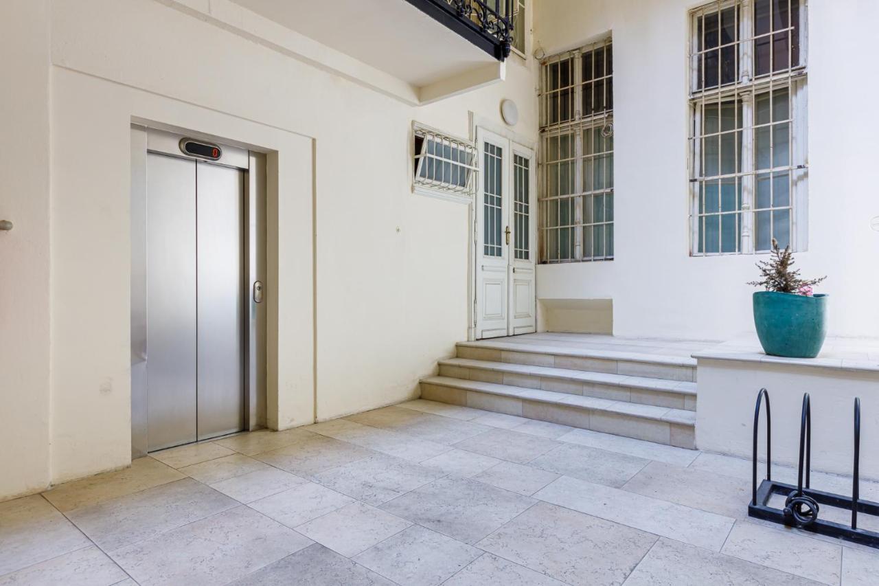 Newly Renovated Apartment In The Old Town Братислава Экстерьер фото