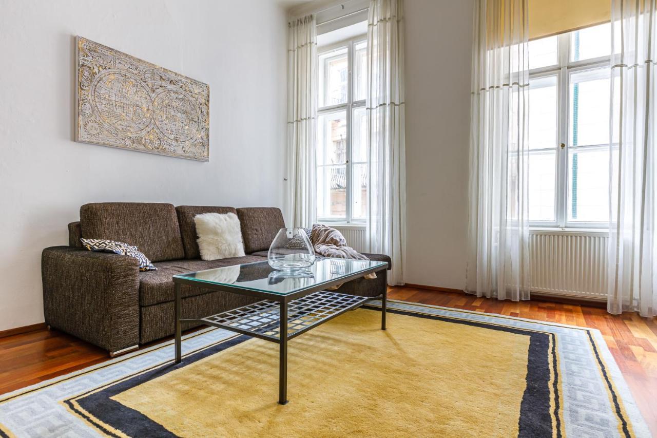 Newly Renovated Apartment In The Old Town Братислава Экстерьер фото