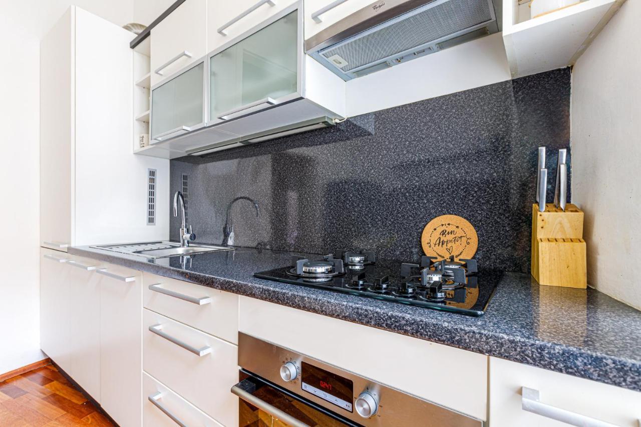 Newly Renovated Apartment In The Old Town Братислава Экстерьер фото