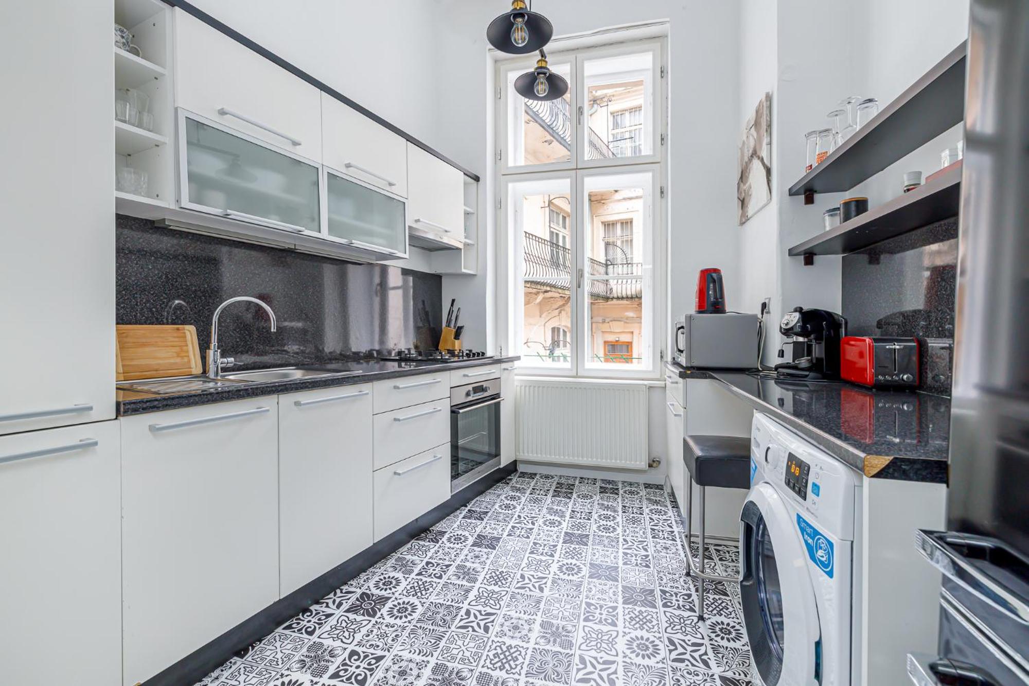 Newly Renovated Apartment In The Old Town Братислава Экстерьер фото